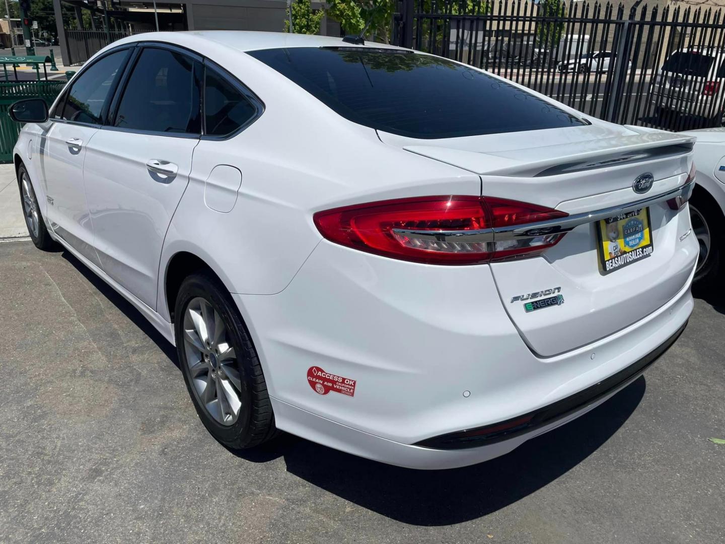 2018 WHITE /BLACK Ford Fusion Energi Titanium (3FA6P0SU6JR) with an 2.0L L4 DOHC 16V HYBRID engine, CVT transmission, located at 744 E Miner Ave, Stockton, CA, 95202, (209) 944-5770, 37.956863, -121.282082 - Photo#12